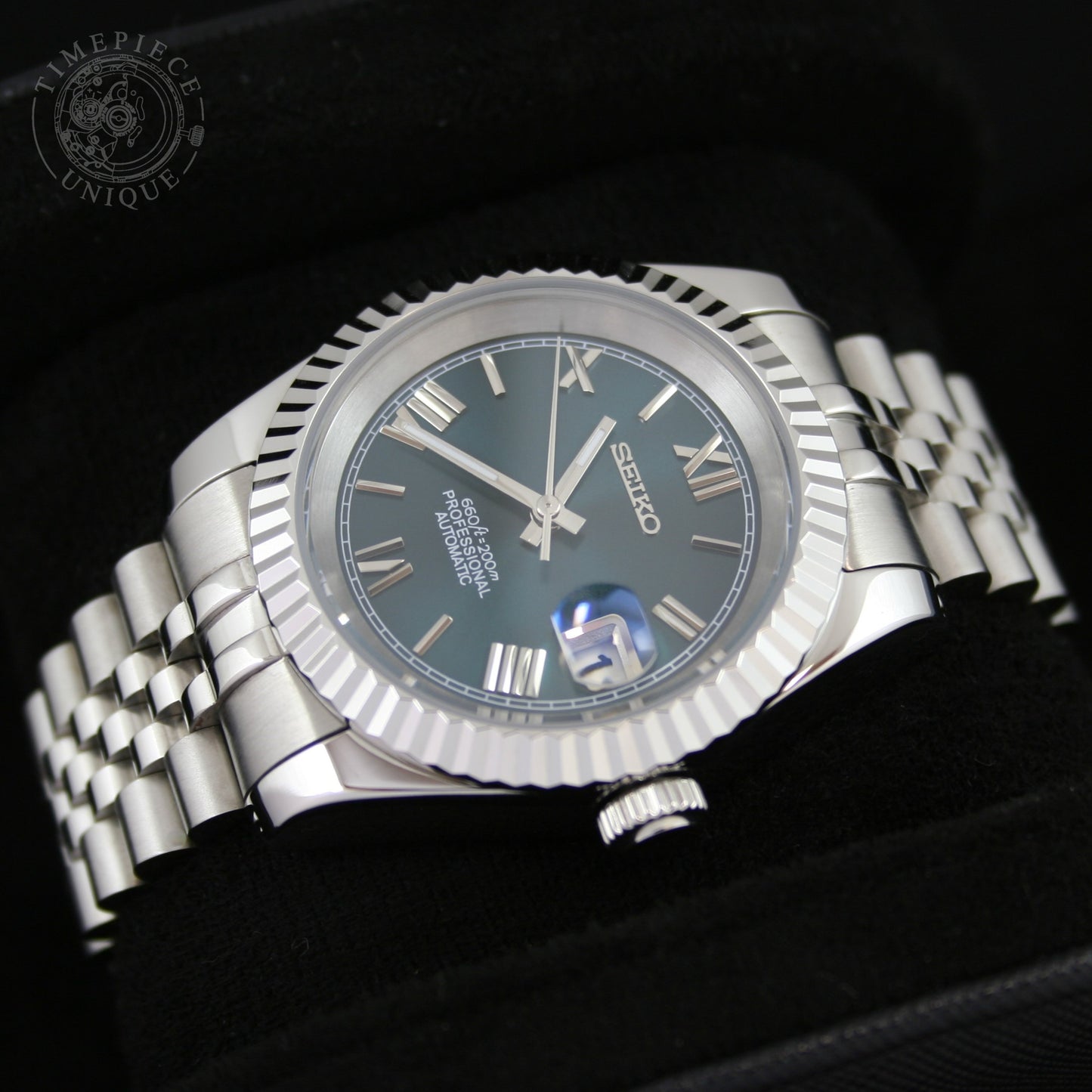 Seiko Mod - Roman Numerals Emerald Green - Fluted Datejust