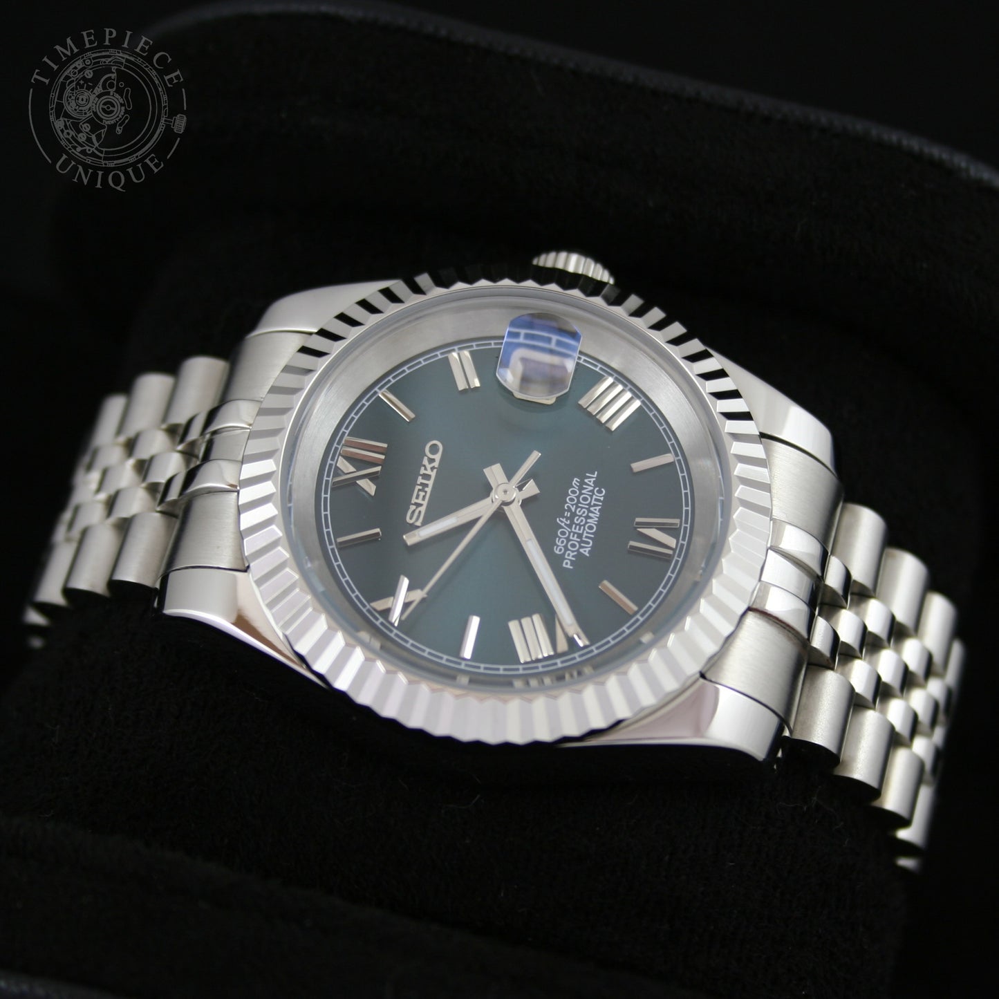 Seiko Mod - Roman Numerals Emerald Green - Fluted Datejust